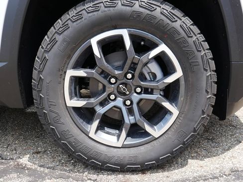 New 2027 Chevrolet Equinox ACTIV w/ Safety and Technology Package AWD/4WD image 6