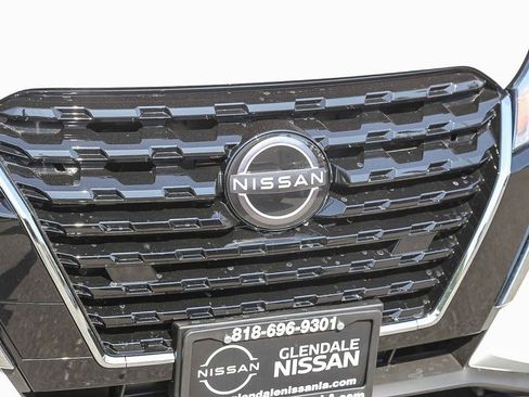 New 2025 Nissan Kicks Play S FWD image 5
