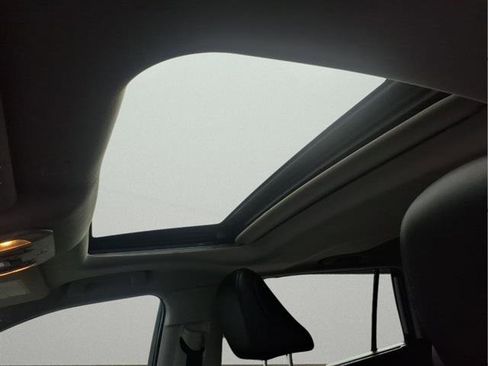 Used 2022 Toyota Highlander XLE image 15