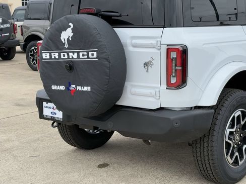 New 2026 Ford Bronco Outer Banks AWD/4WD image 6