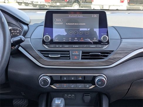 Used 2024 Nissan Altima 2.5 SV image 17