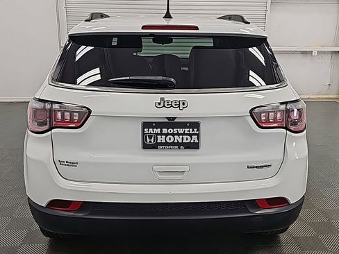 Used 2022 Jeep Compass Latitude image 8