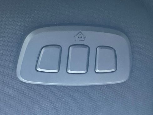 Used 2016 Ford Mustang Premium image 27