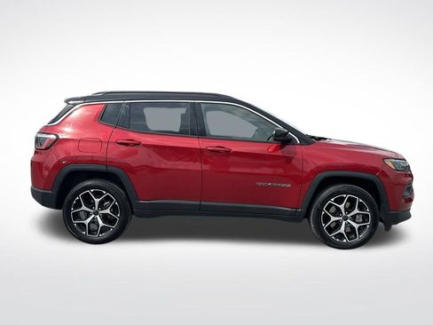 Used 2025 Jeep Compass Limited AWD/4WD image 7