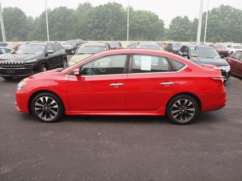 Used 2017 Nissan Sentra SR w/ Driver's Assist Package FWD image 3
