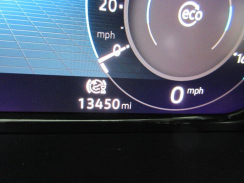 Used 2025 Volkswagen Atlas SE image 20