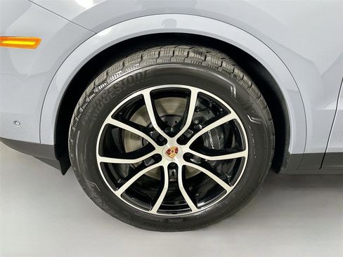 Used 2026 Porsche Cayenne Coupe AWD/4WD image 11