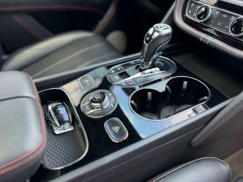 Used 2020 Bentley Bentayga AWD/4WD image 47