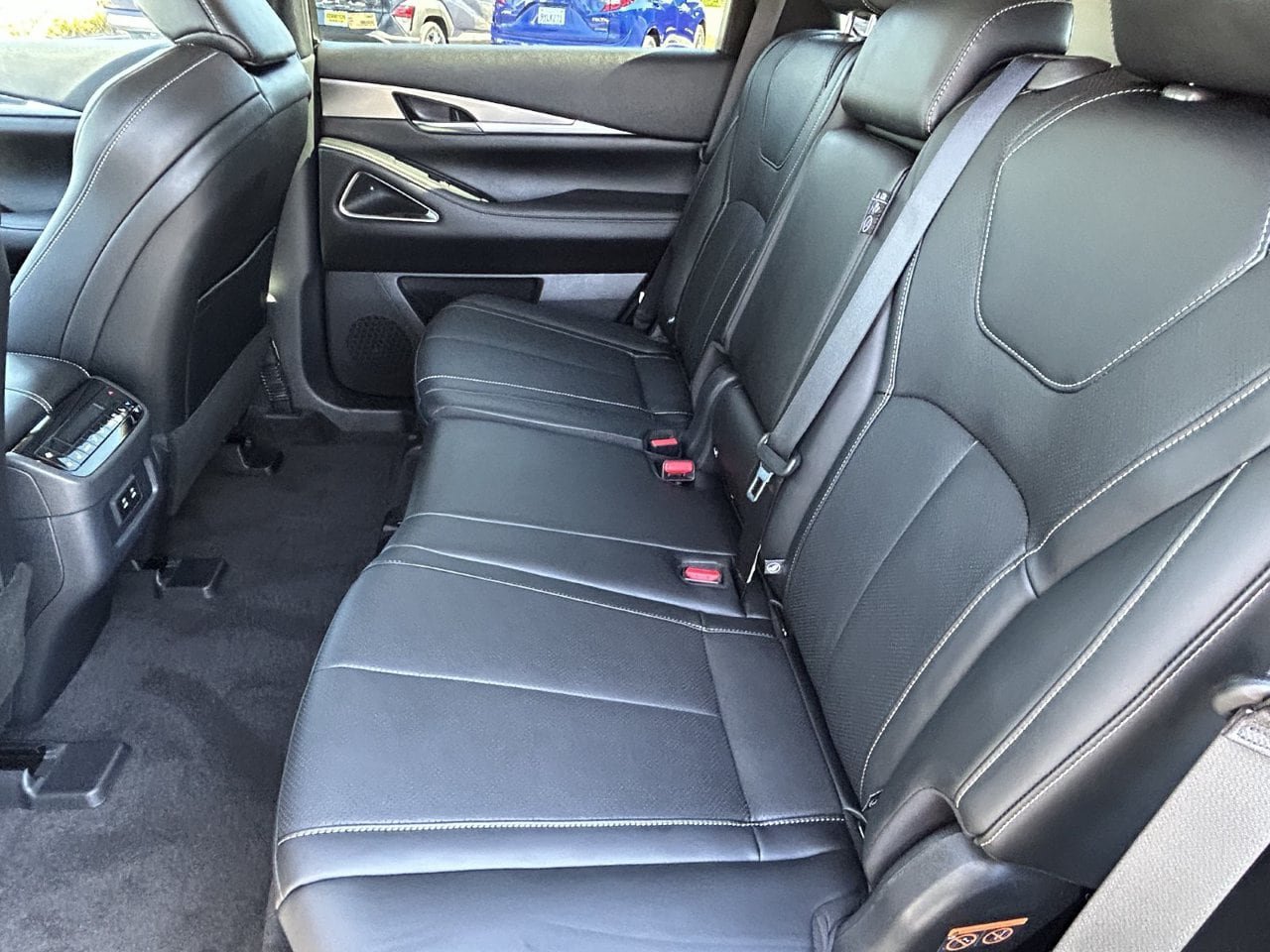Certified 2027 INFINITI QX60 Luxe w/ Cargo Package FWD image 15