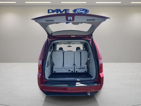 Used 2010 Dodge Grand Caravan SXT w/ Trailer Tow Group FWD image 24