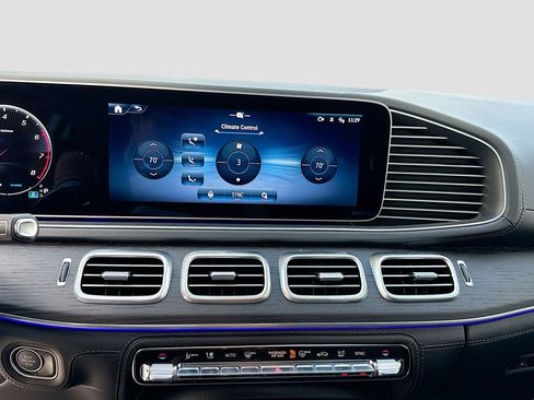 Used 2025 Mercedes-Benz GLE 53 AMG 4MATIC Coupe image 35