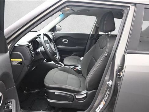 Used 2017 Kia Soul w/ Convenience Package FWD image 9