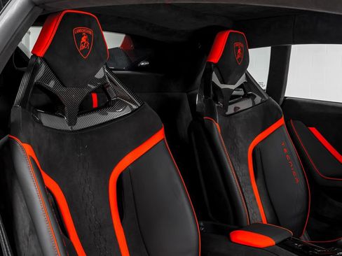 Used 2023 Lamborghini Huracan Tecnica RWD image 37