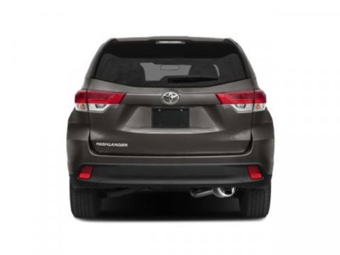 Used 2019 Toyota Highlander LE image 5