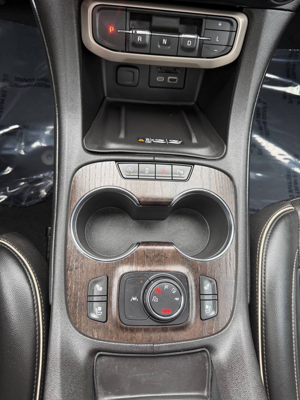Used 2023 GMC Acadia Denali w/ Denali Technology Package AWD/4WD image 19