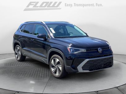 Certified 2025 Volkswagen Taos SE w/ Panoramic Sunroof Package