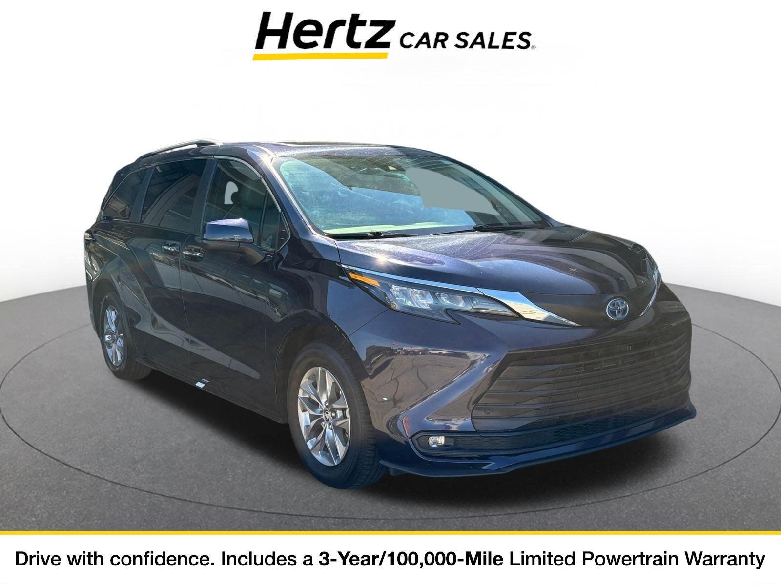 Used 2025 Toyota Sienna XLE FWD image 1