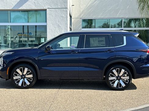 New 2025 Mitsubishi Outlander SEL image 7