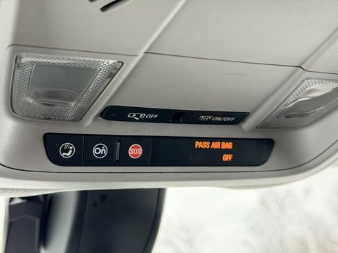 Used 2019 Chevrolet Equinox LT image 18