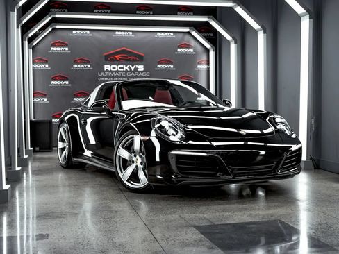 Used 2019 Porsche 911 Targa 4 AWD/4WD image 1