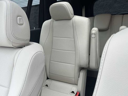 Certified 2025 Mercedes-Benz GLS 450 4MATIC image 34