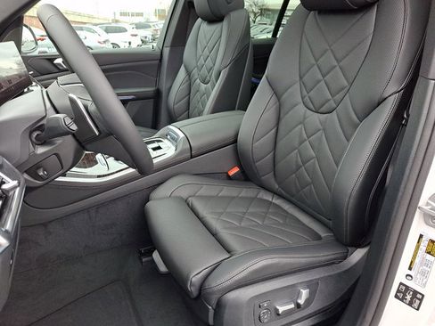 New 2026 BMW X5 xDrive40i w/ Premium Package AWD/4WD image 8