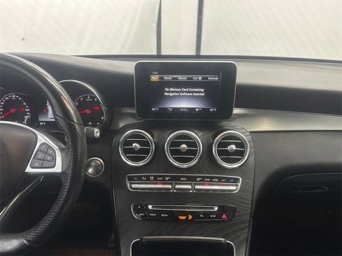 Used 2019 Mercedes-Benz GLC 300 GLC 300 w/ AMG Line image 31