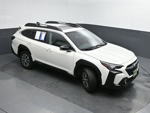 Used 2024 Subaru Outback Premium image 39