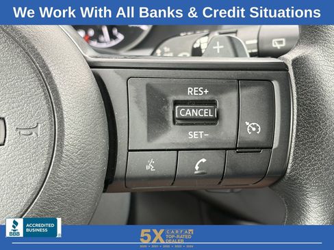 Used 2023 Nissan Pathfinder S image 24