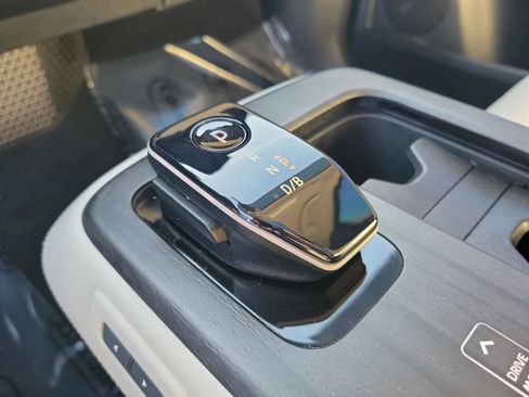 Used 2023 Nissan Ariya FWD image 26