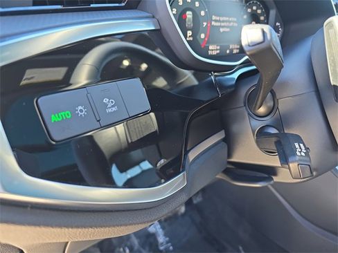 Used 2025 Audi Q3 2.0T Premium Plus w/ Premium Plus Package image 29