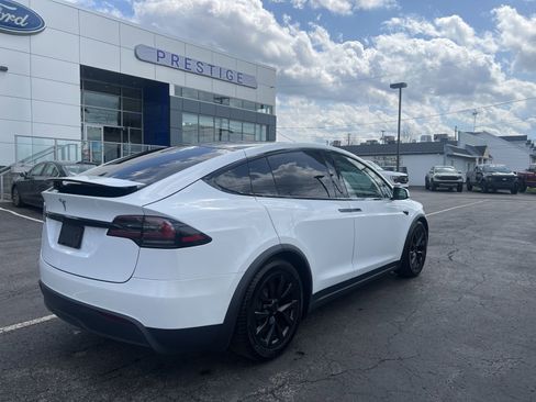 Used 2022 Tesla Model X image 8