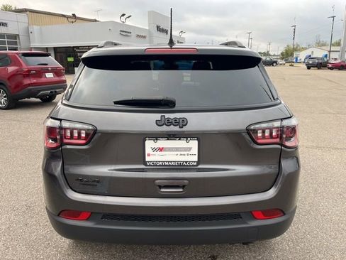 Used 2022 Jeep Compass Altitude w/ Sun and Sound Group image 5