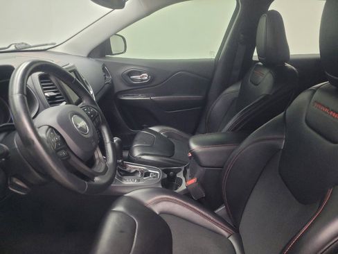 Used 2019 Jeep Cherokee Trailhawk w/ Comfort/Convenience Group AWD/4WD image 17