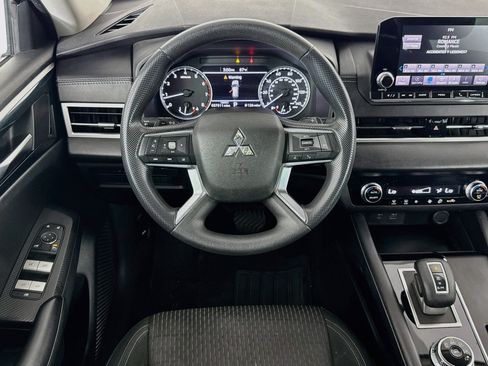 Used 2022 Mitsubishi Outlander ES FWD image 15