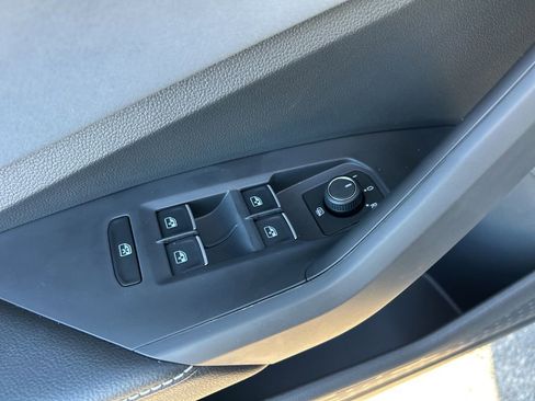 New 2026 Volkswagen Jetta SE FWD image 19