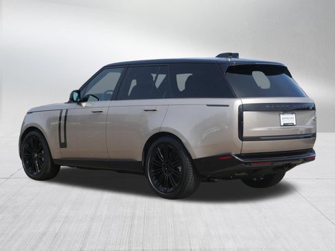 Used 2023 Land Rover Range Rover SE AWD/4WD image 3