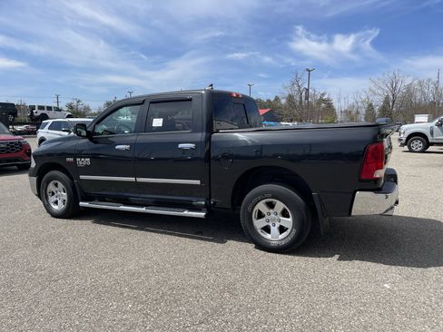 Used 2019 RAM 1500 Classic SLT w/ SLT Plus D←cor Group AWD/4WD image 6