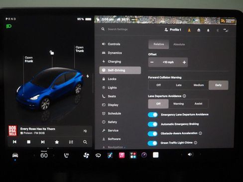 Used 2023 Tesla Model Y Long Range AWD/4WD image 31
