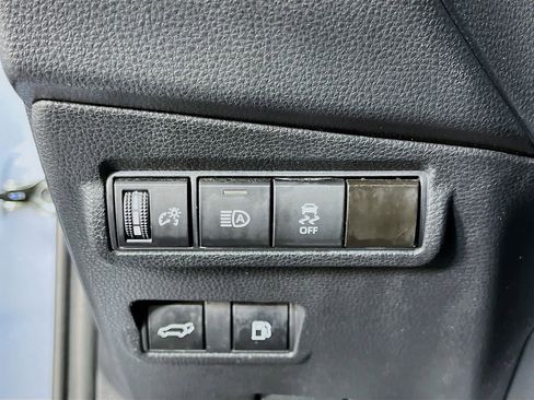 Used 2024 Toyota Corolla Cross AWD Hybrid w/ Convenience Package image 13