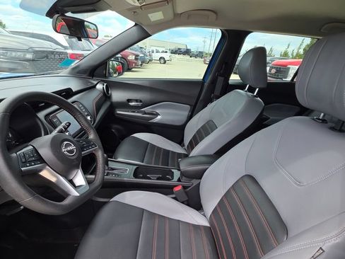Used 2023 Nissan Kicks SR w/ SR Premium Package FWD image 11