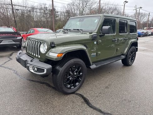 Used 2021 Jeep Wrangler Unlimited Sahara w/ Cold Weather Group image 9