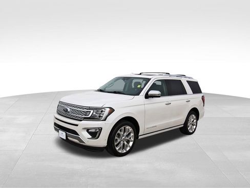 Used 2018 Ford Expedition Platinum image 2
