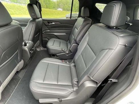 New 2026 Chevrolet Traverse LT w/ Driver Confidence Package AWD/4WD image 13