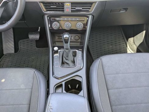Used 2023 Volkswagen Taos SE FWD image 19