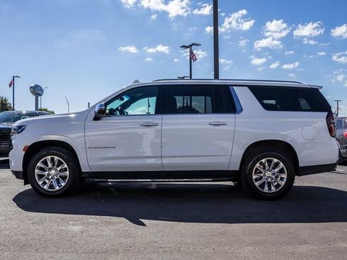 Used 2023 Chevrolet Suburban Premier image 5