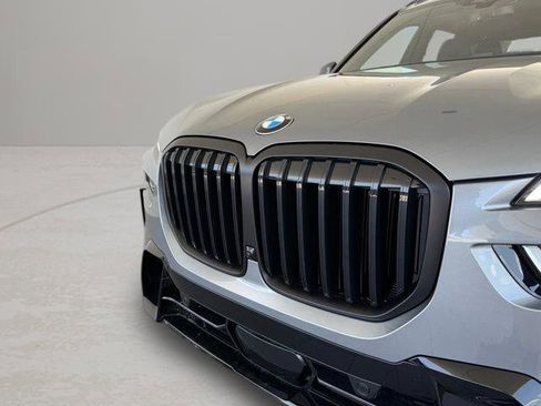 Used 2026 BMW X7 xDrive40i w/ M Sport Package image 2