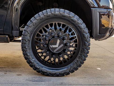 Used 2026 GMC Sierra 3500 Denali Ultimate image 12