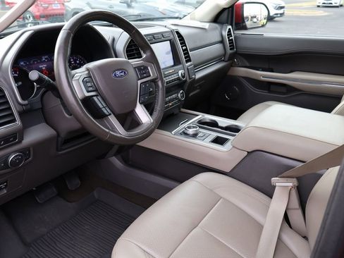 Certified 2021 Ford Expedition XLT RWD image 3