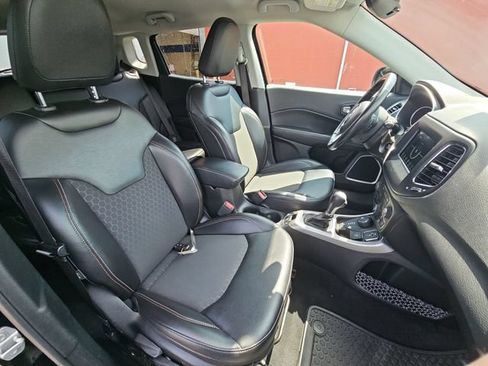 Used 2019 Jeep Compass Latitude w/ Cold Weather Group AWD/4WD image 30